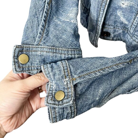 Welcome to my closet! I'm sorry but this item has sold and is not available. - Picture 9 of 13